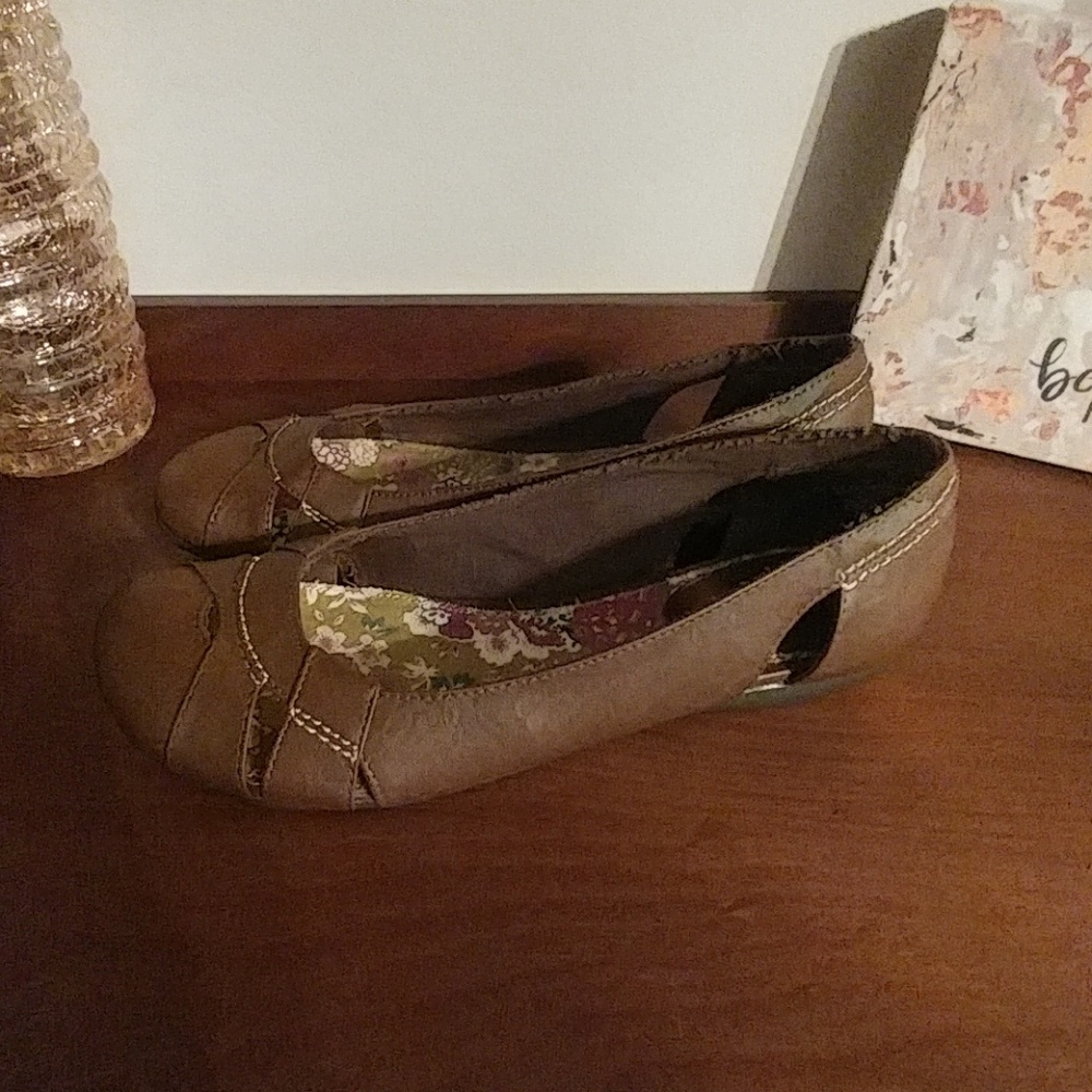 Flats - Picture 2 of 4